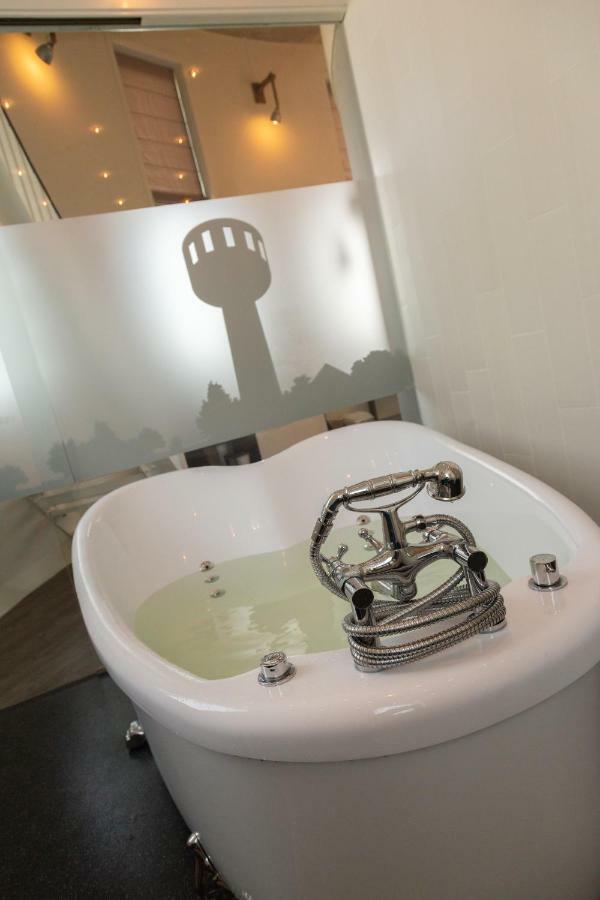 Watertorenhotel Nes Nes  Luaran gambar